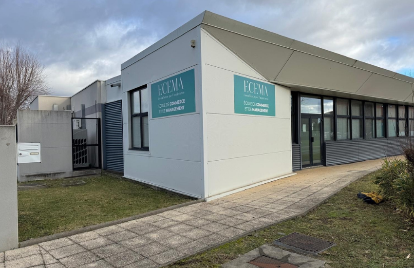 Image d'un panneau enseigne