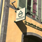 Image d'une enseigne drapeau